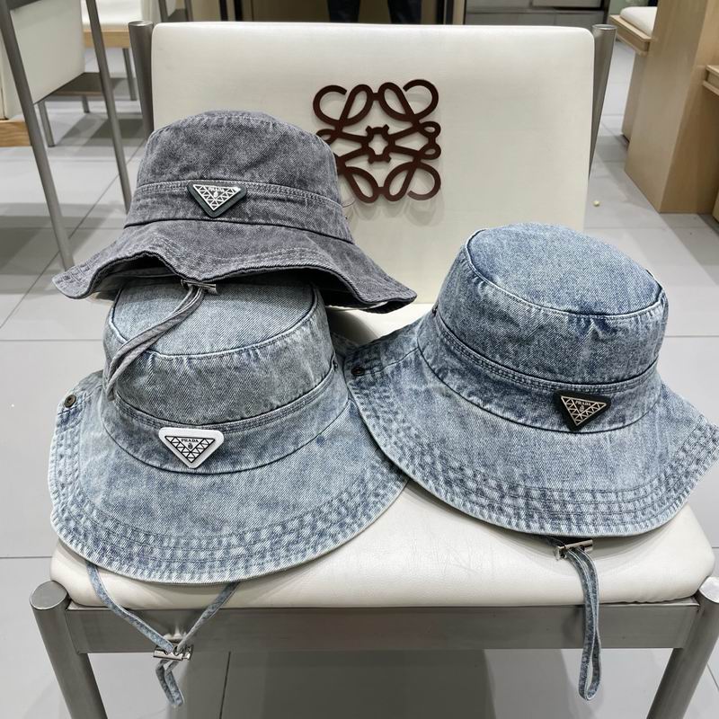Prada hat 062704